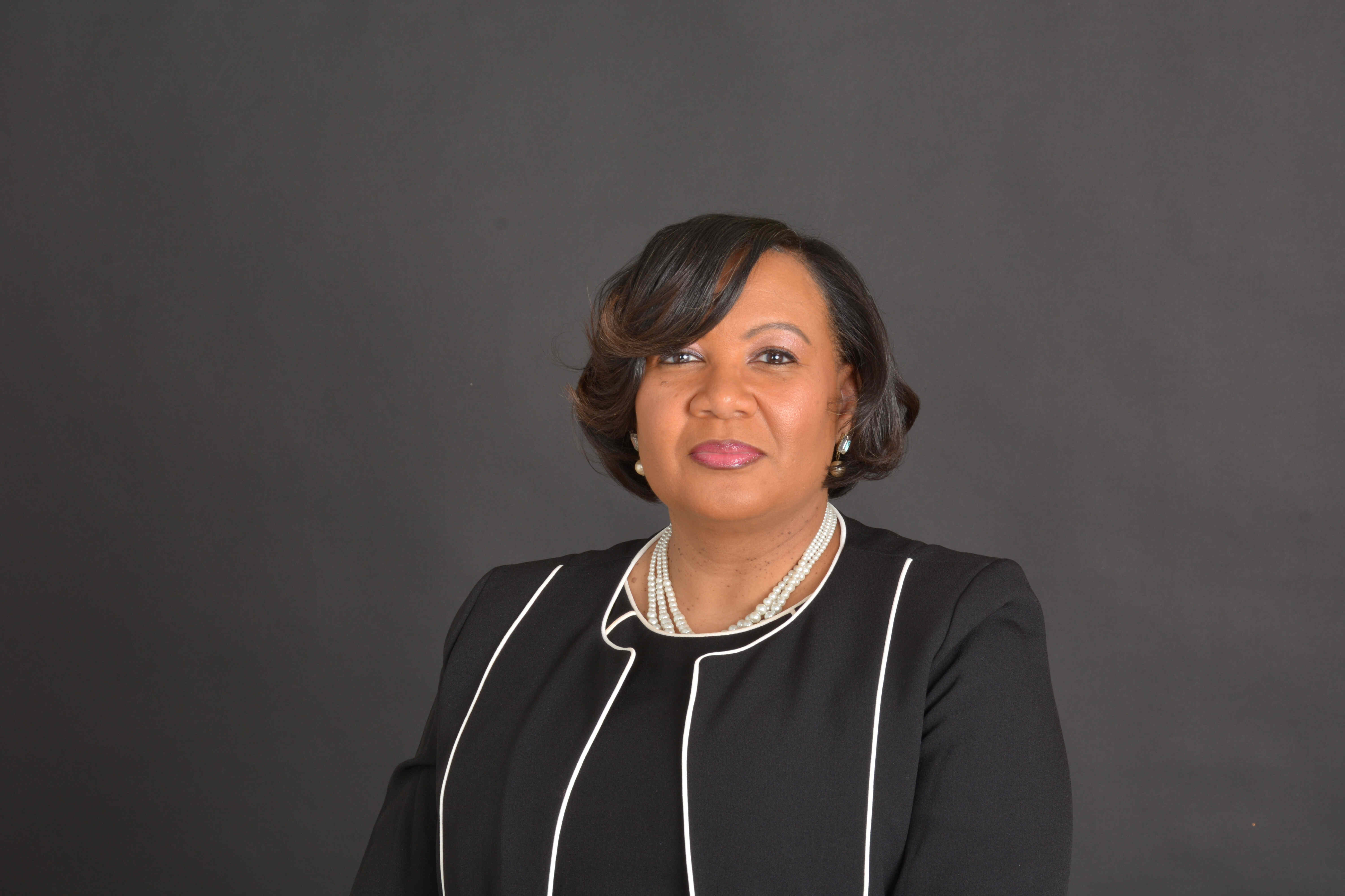 Rev. Lesley Tanai Sanders White